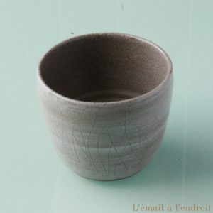 mug gris beige